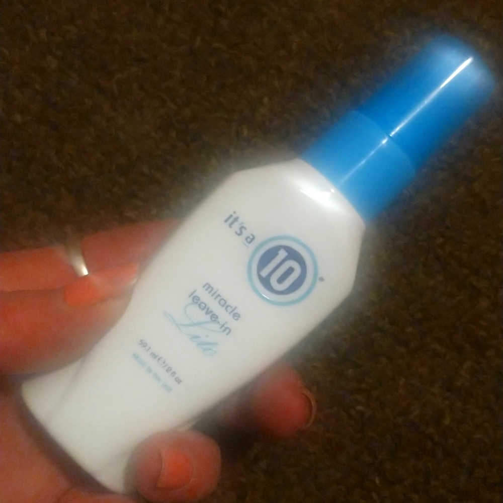 It's a 10 Miracle Leave-in Conditioner Heat Protectant Lightweight Formula